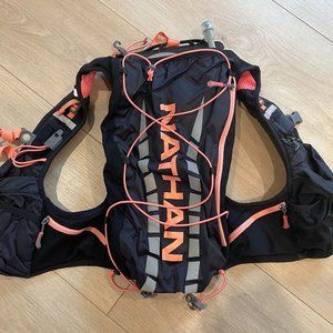 Nathan Women's Hydration Pack/Running Vest - VaporAiress w/ 2L Water Bladder